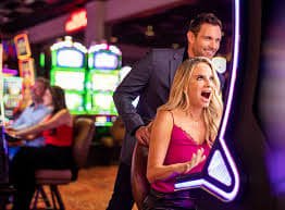 Aplikasi mobile boz388 menampilkan Three Card Poker dengan interface responsif